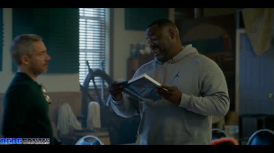 A Garota de Miller. De Jenna Ortega ( para fãns)